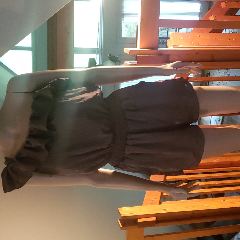 Romper green With ruffle at the neck